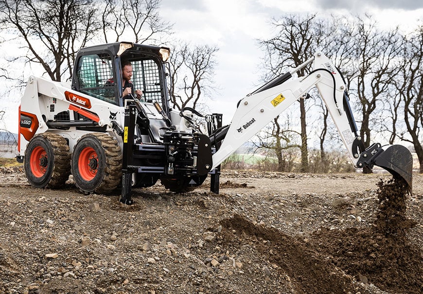 NEUER ANBAUBAGGER FÜR BOBCAT KOMPAKTLADER